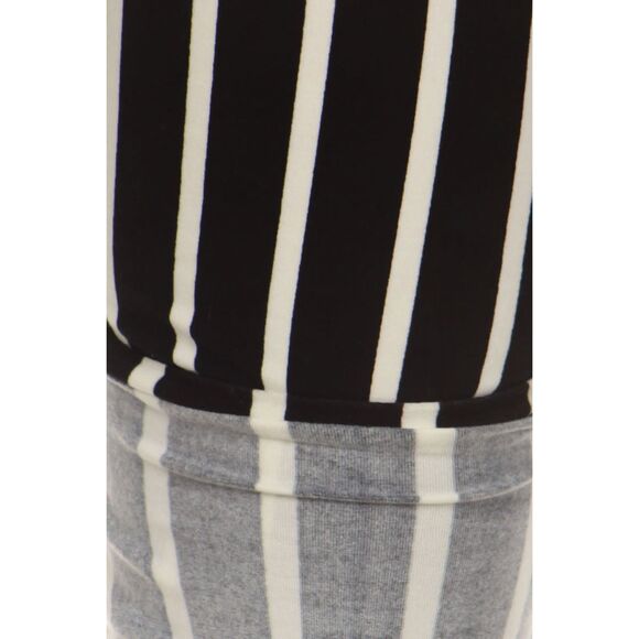 Extra Plus Size Black and White Vertical Pinstripe Leggings‎ - Picture 7 of 9